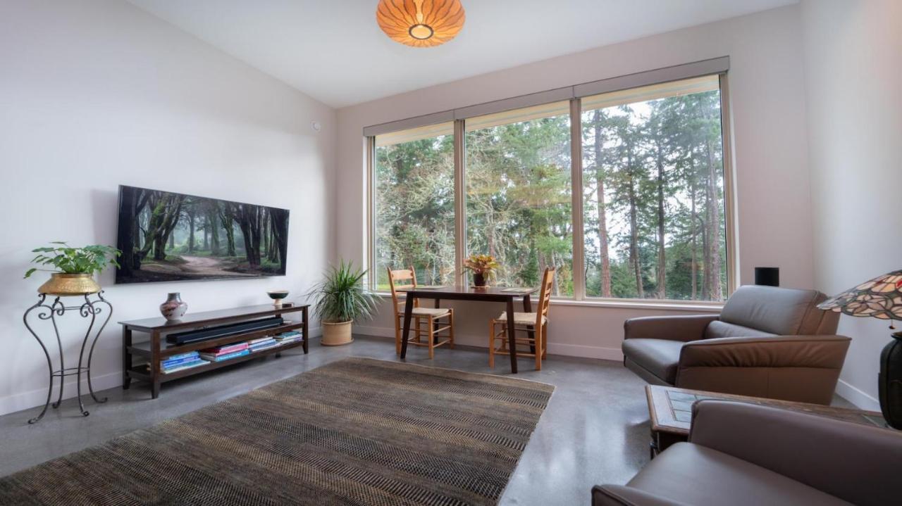 Private Modern Queenswood Guest house *