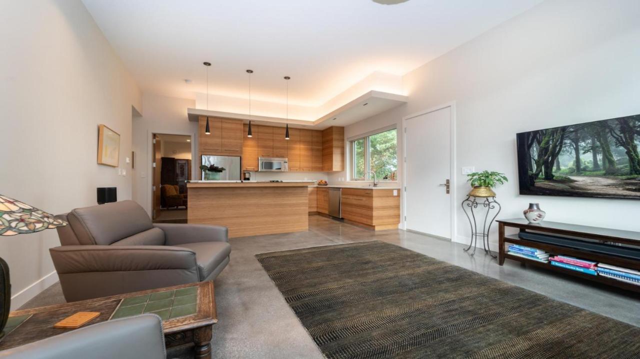 Private Modern Queenswood Victoria