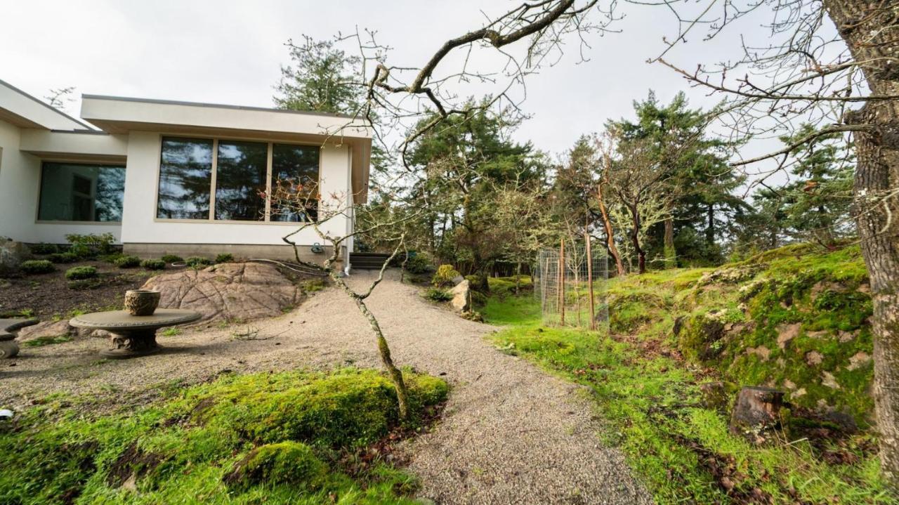 Guest house Private Modern Queenswood
