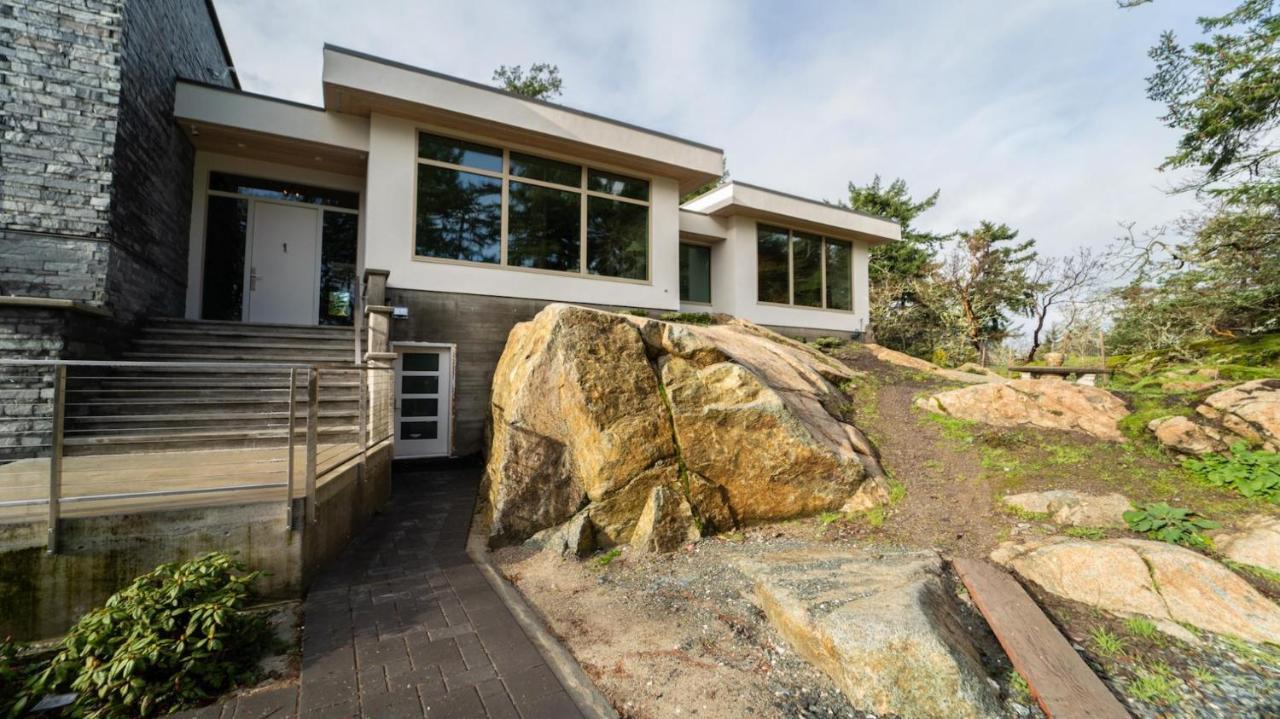 Private Modern Queenswood