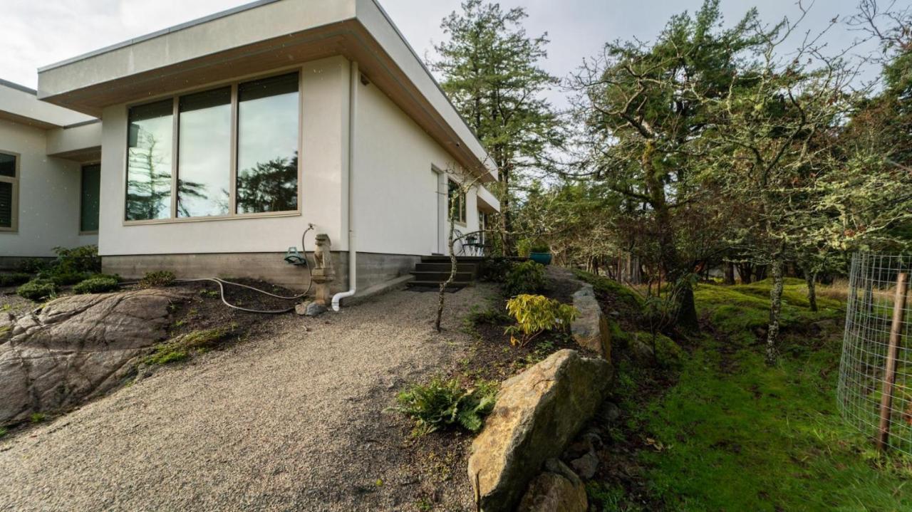 Guest house Private Modern Queenswood