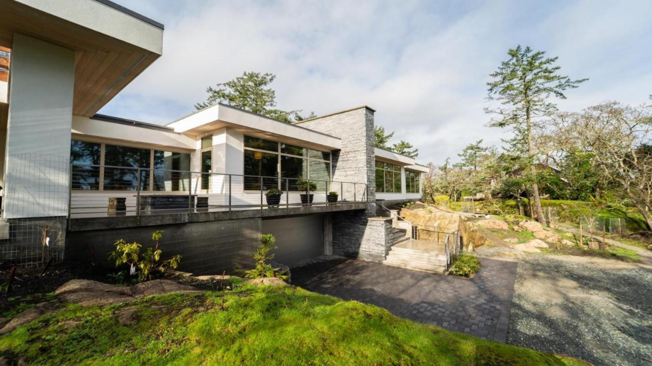 Private Modern Queenswood