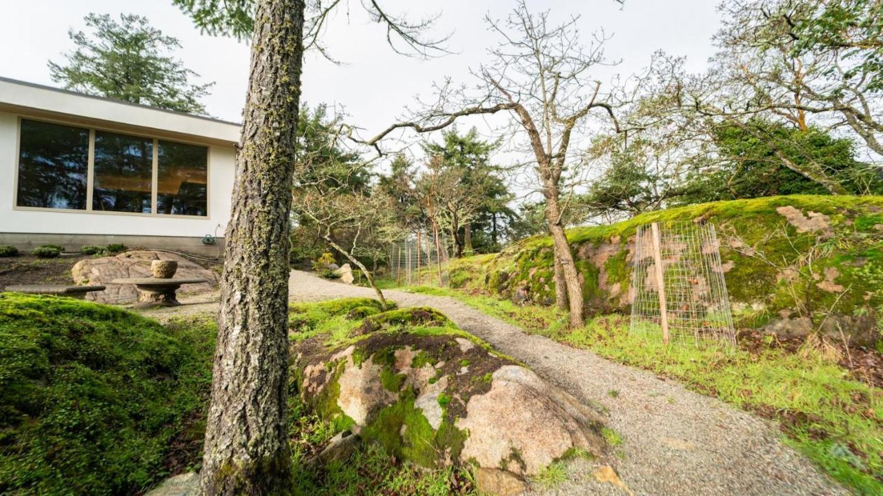 Private Modern Queenswood Guest house Victoria